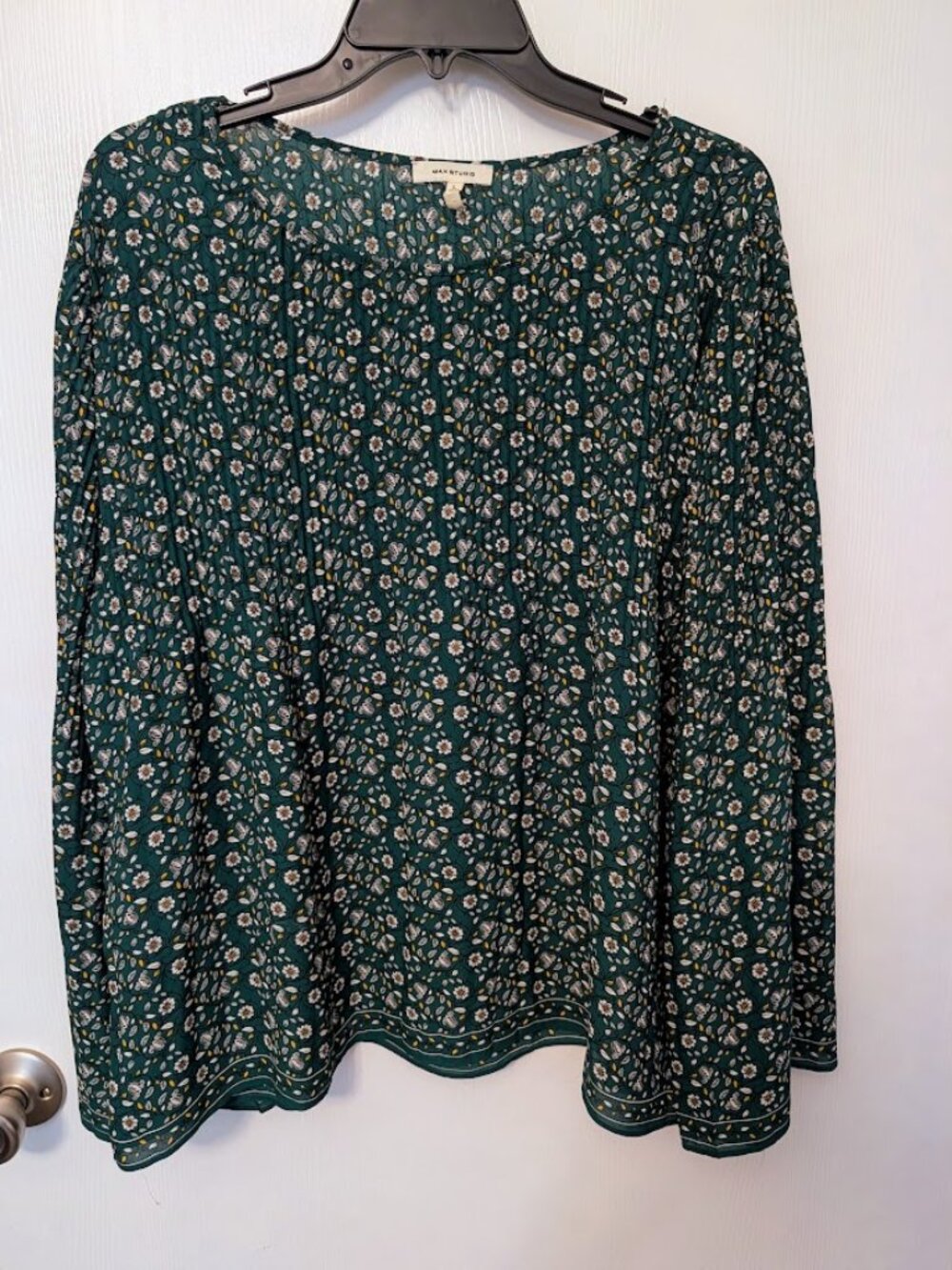 Max Studio green floral L/S blouse tunic top Size L